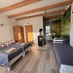 Miedzy Lasem A Wsia-kameralne Przy Lesie Lodge *